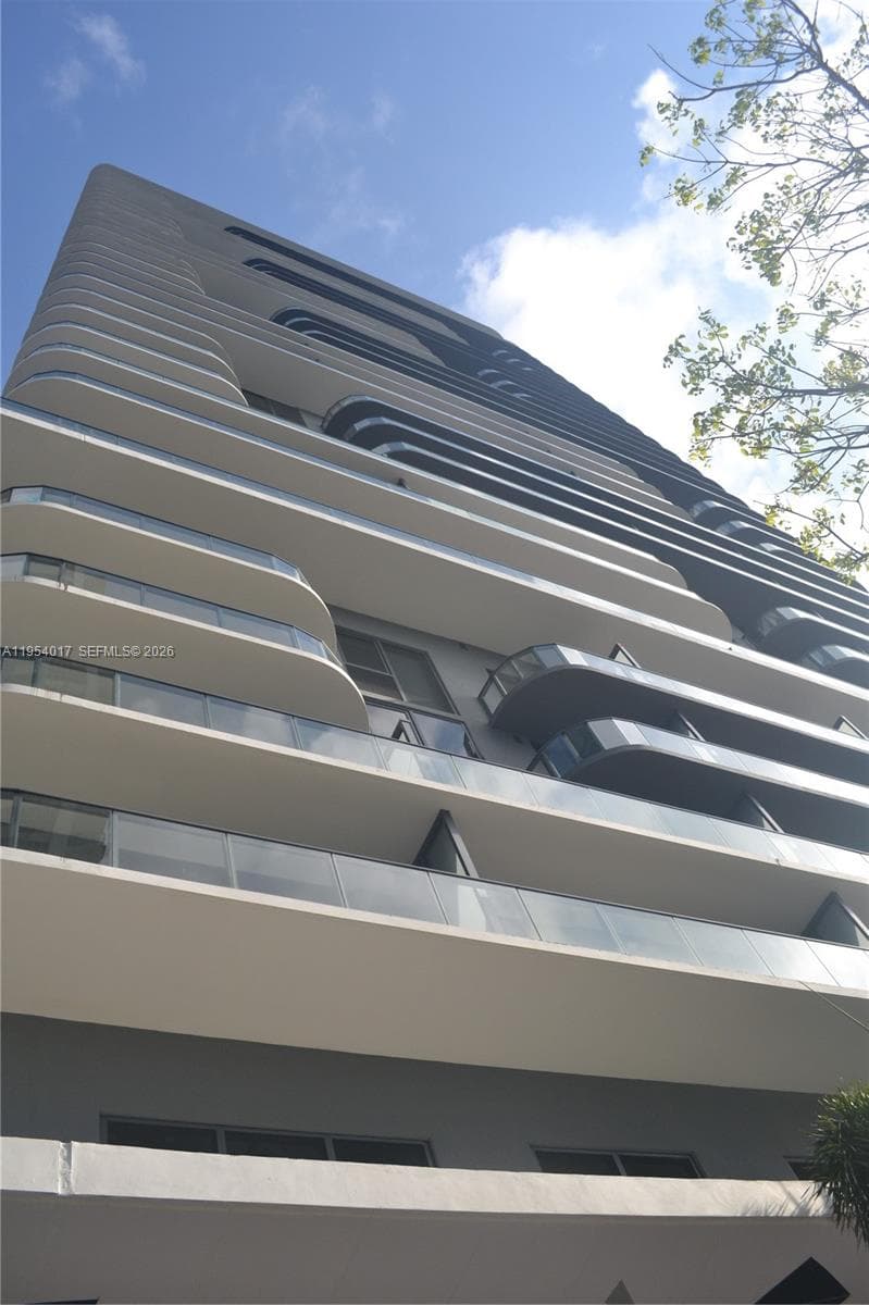 121 NE 34th St # 2110, Miami FL 33137