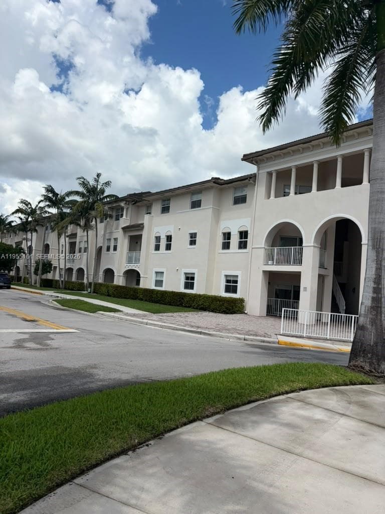11601 NW 89th St # 107, Doral FL 33178