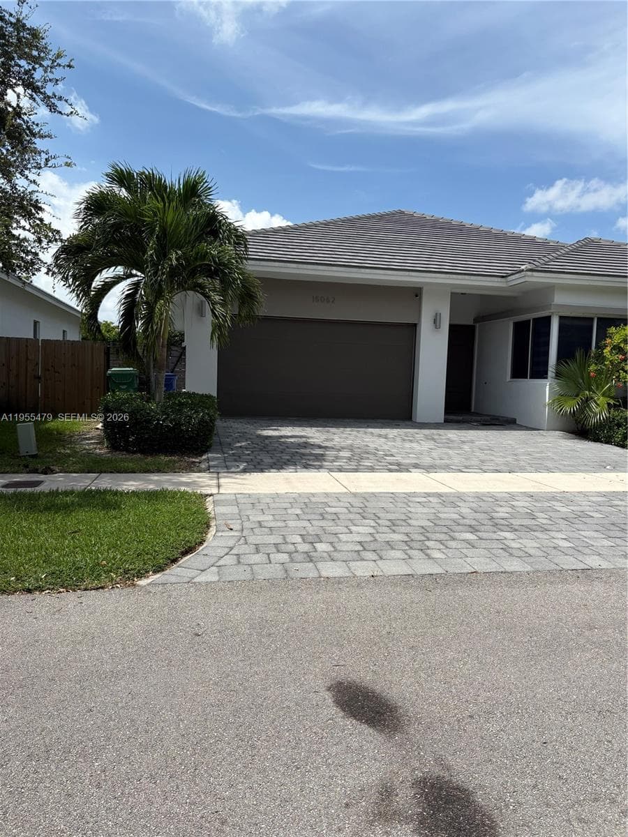 15062 SW 177th Ter, Miami FL 33187