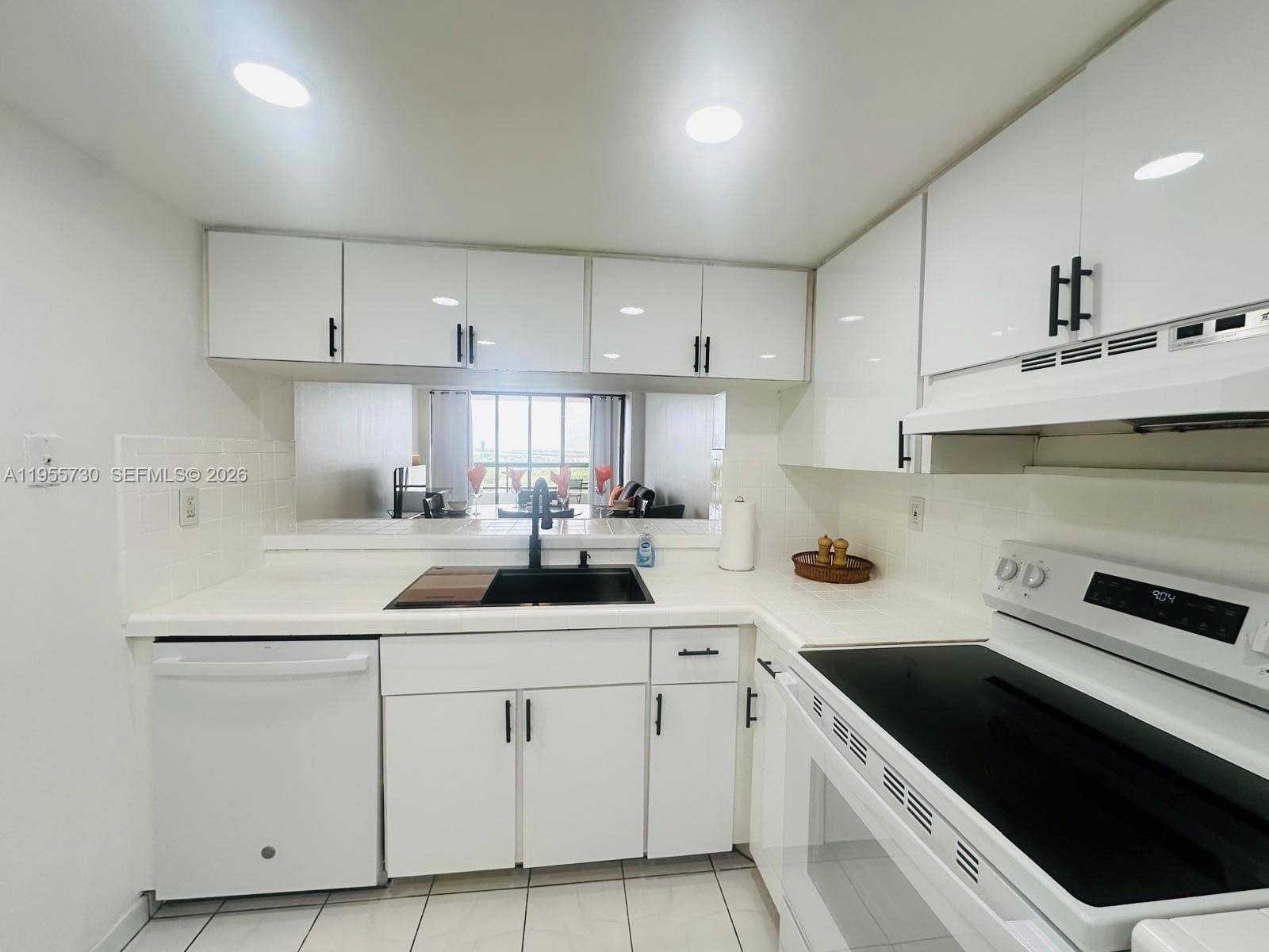 2555 Collins Ave # 1804, Miami Beach FL 33140
