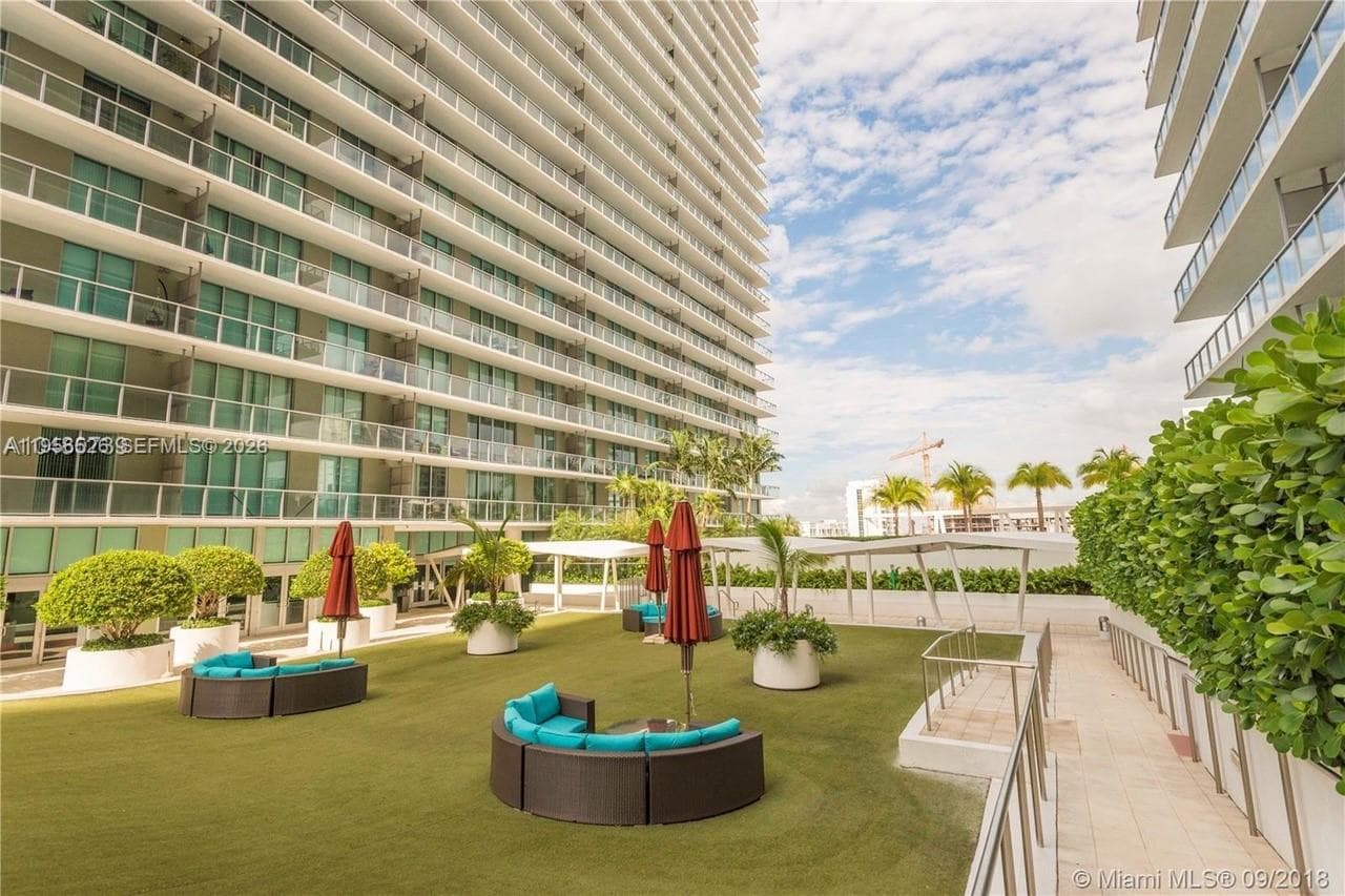 1111 SW 1st Ave, Miami FL 33130
