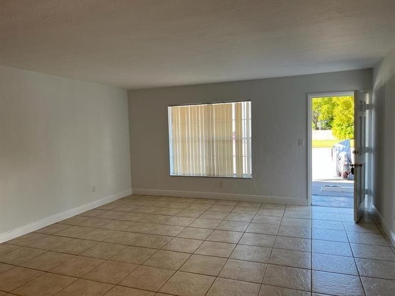 7851 Dunham Boulevard # 4, Miami FL 33138