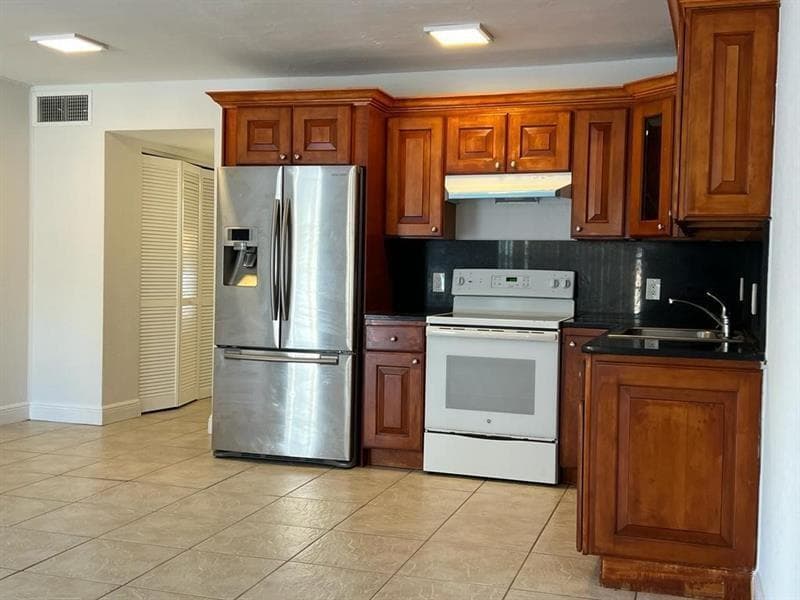 7851 Dunham Boulevard # 4, Miami FL 33138