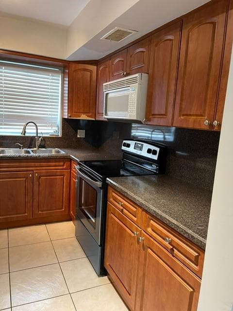 7670 SW 82nd St # H113, Miami FL 33143