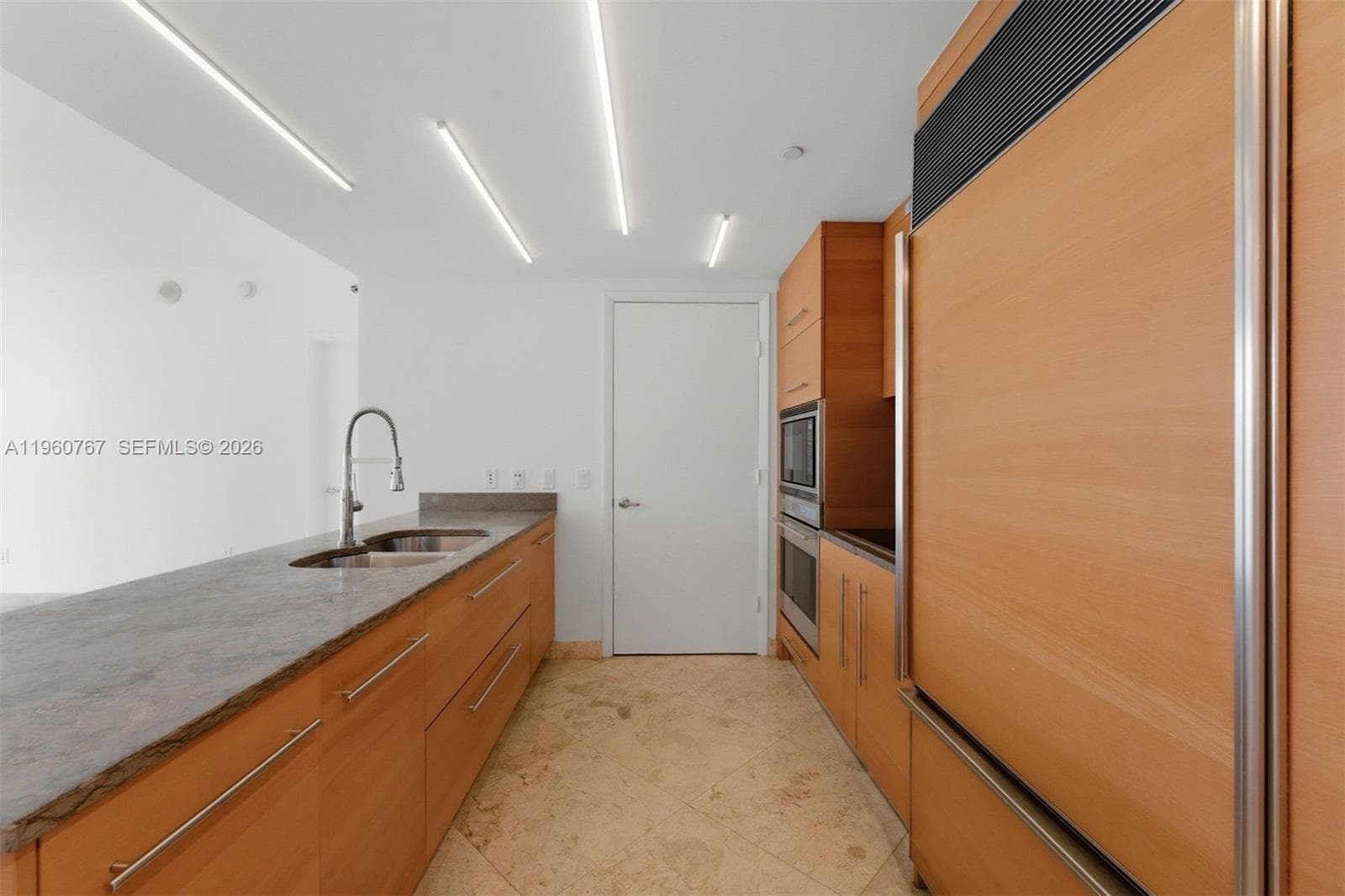 475 Brickell Ave # 3513, Miami FL 33131