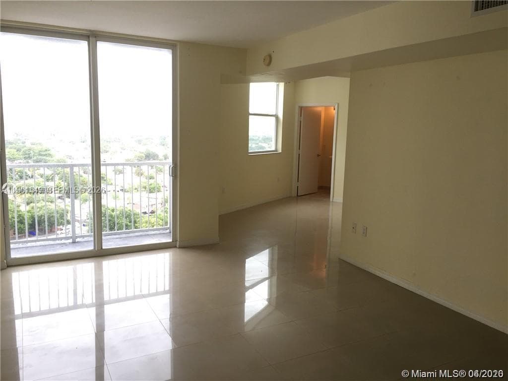 1 Glen Royal Pkwy # 1404, Miami FL 33125