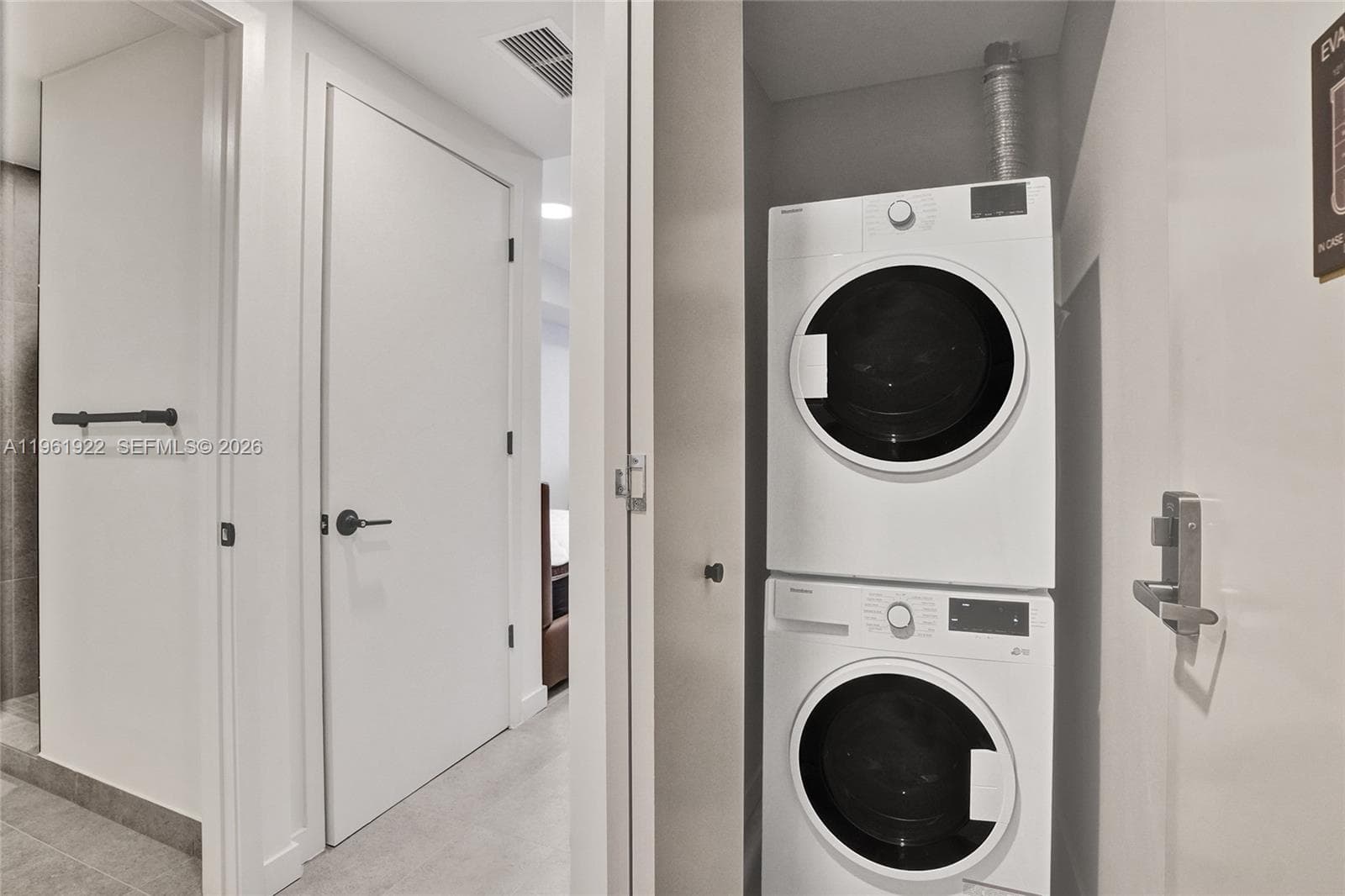 121 NE 5th Street # 807, Miami FL 33132