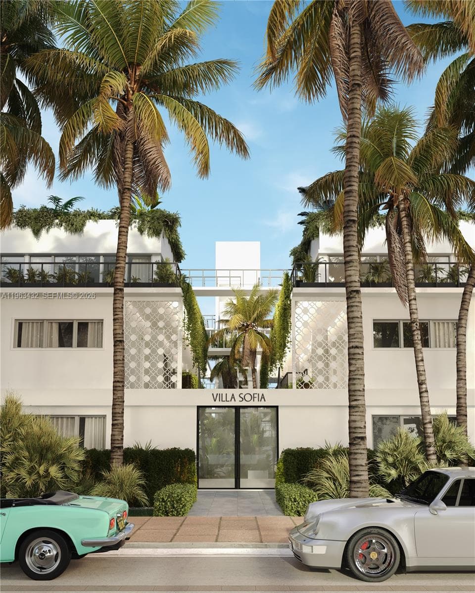 250 Collins Ave # 204, Miami Beach FL 33139