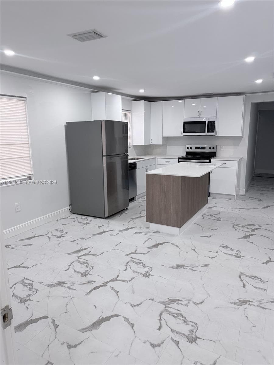 6829 SW 25th St, Miami FL 33155