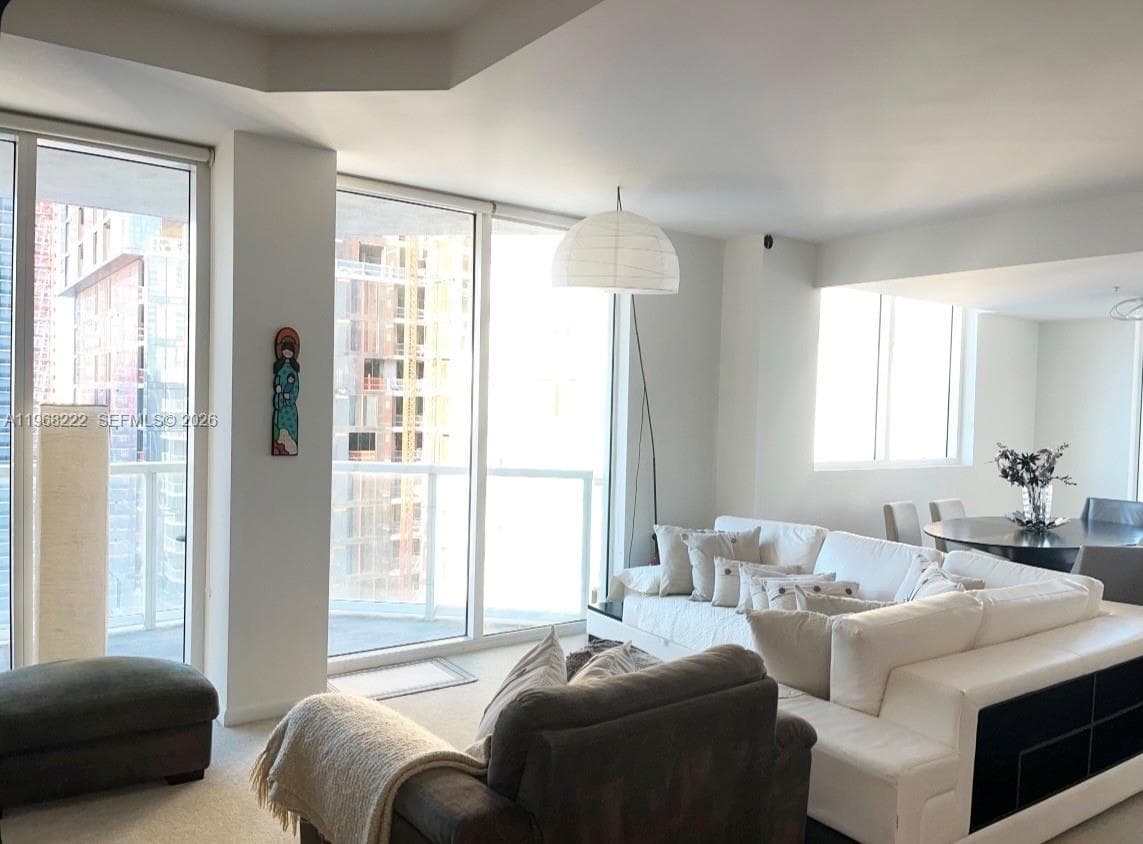 253 NE 2nd St # 3903, Miami FL 33132