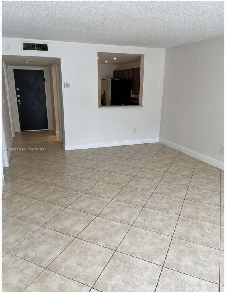 484 NW 165th St Road # 211, Miami FL 33169