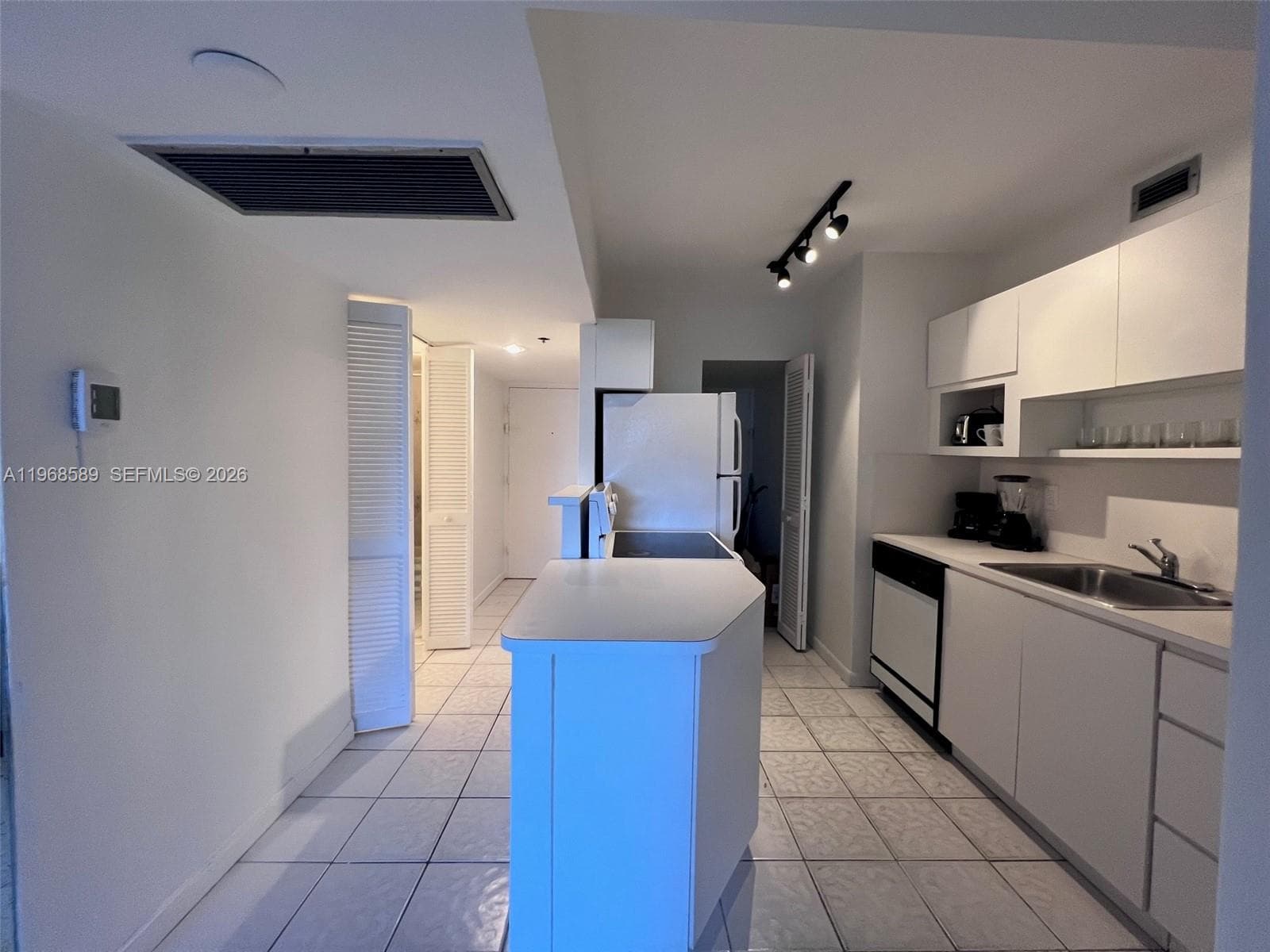 100 Lincoln Rd # 415, Miami Beach FL 33139