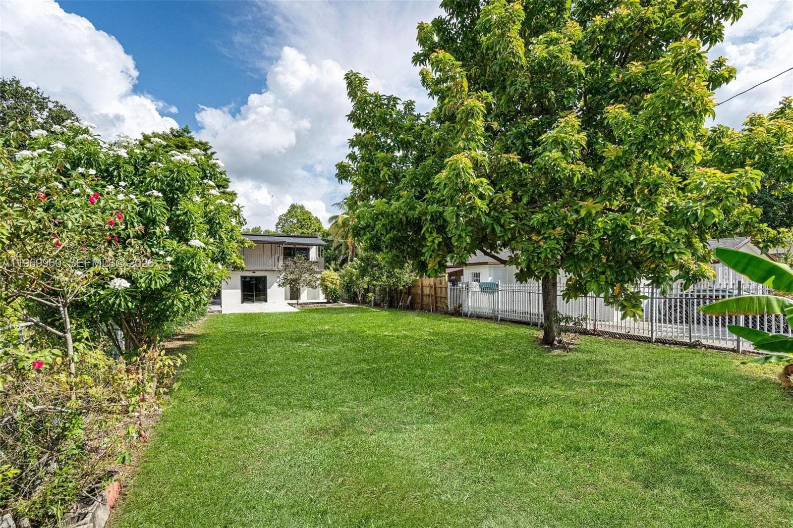 1523 NW 38th St, Miami FL 33142