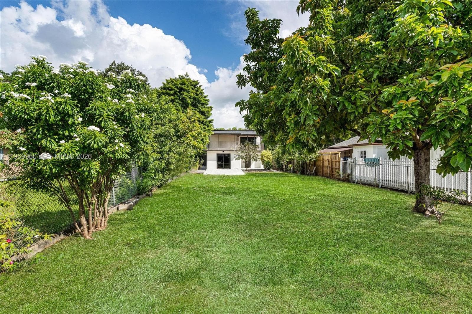 1523 NW 38th St, Miami FL 33142