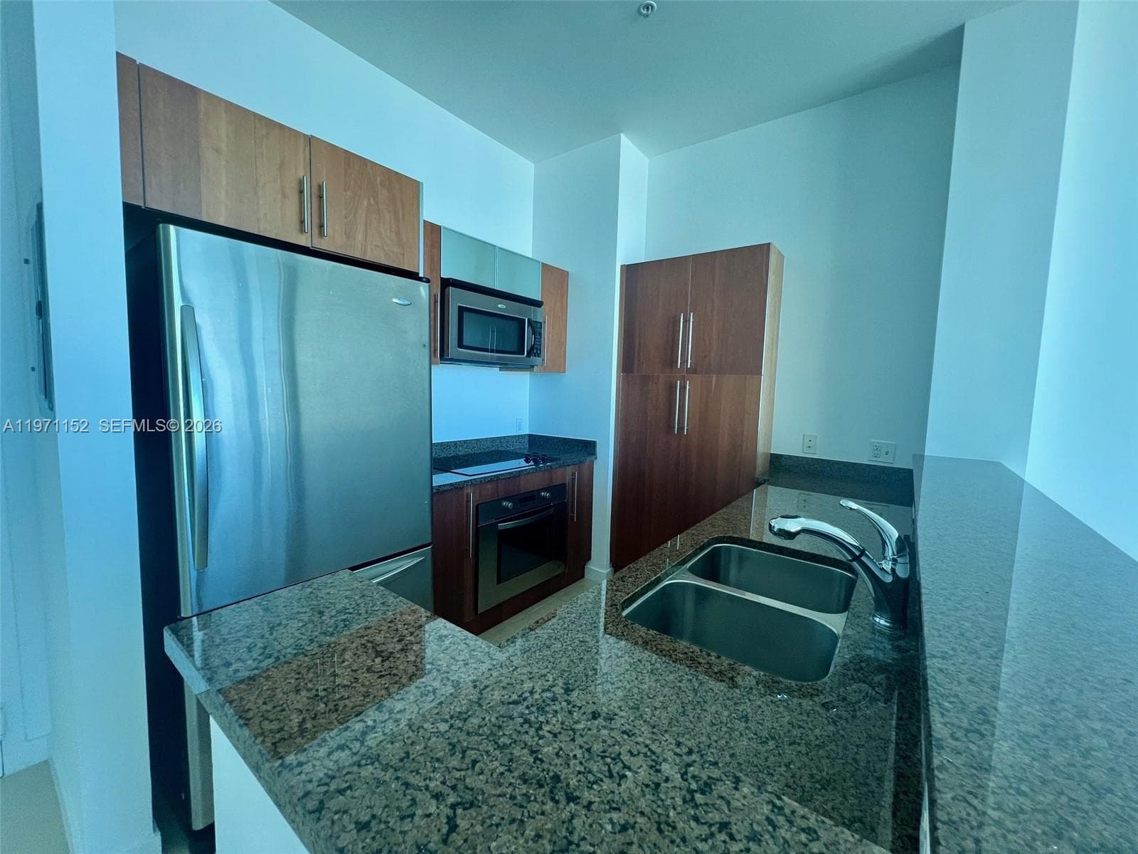 300 S Biscayne Blvd # 3907, Miami FL 33131