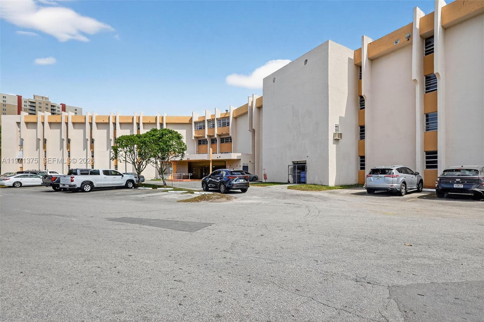 9678 Fontainebleau Blvd # 411, Miami FL 33172