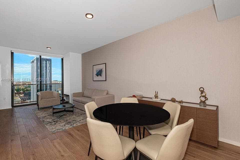 398 NE 5th St # 2418, Miami FL 33132