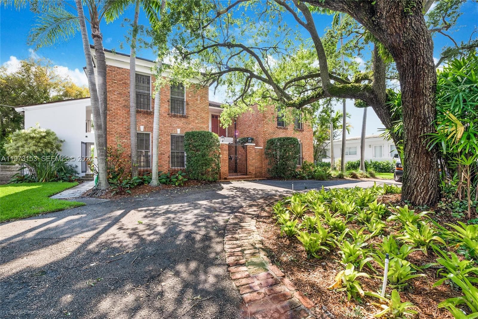 1265 S Alhambra Cir # A, Coral Gables FL 33146