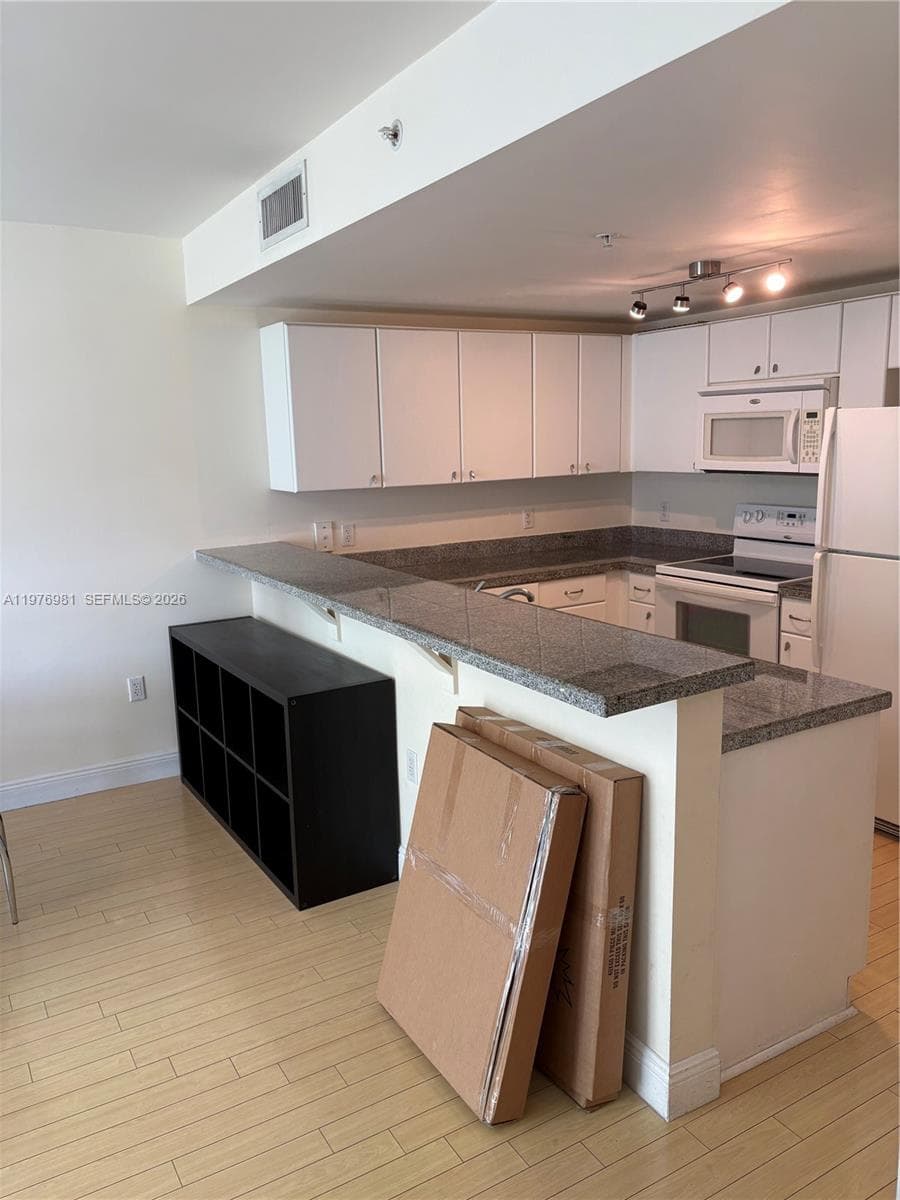 2740 SW 28th Ter # 304, Miami FL 33133