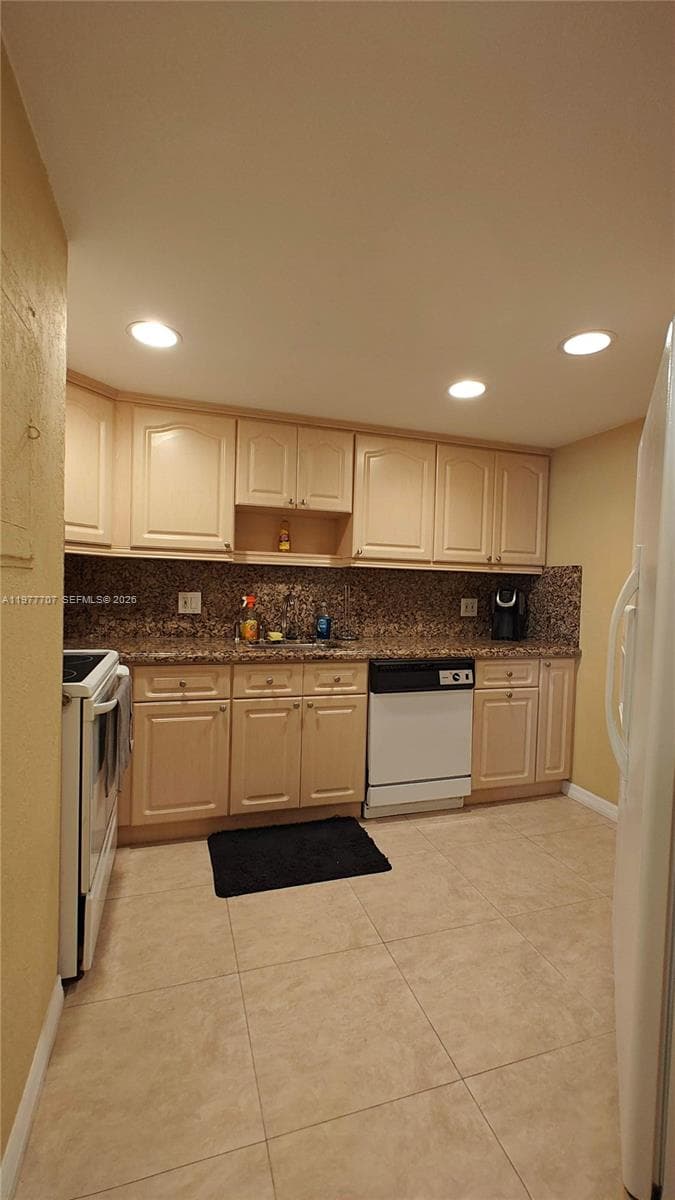 825 Brickell Bay Dr # 841, Miami FL 33131