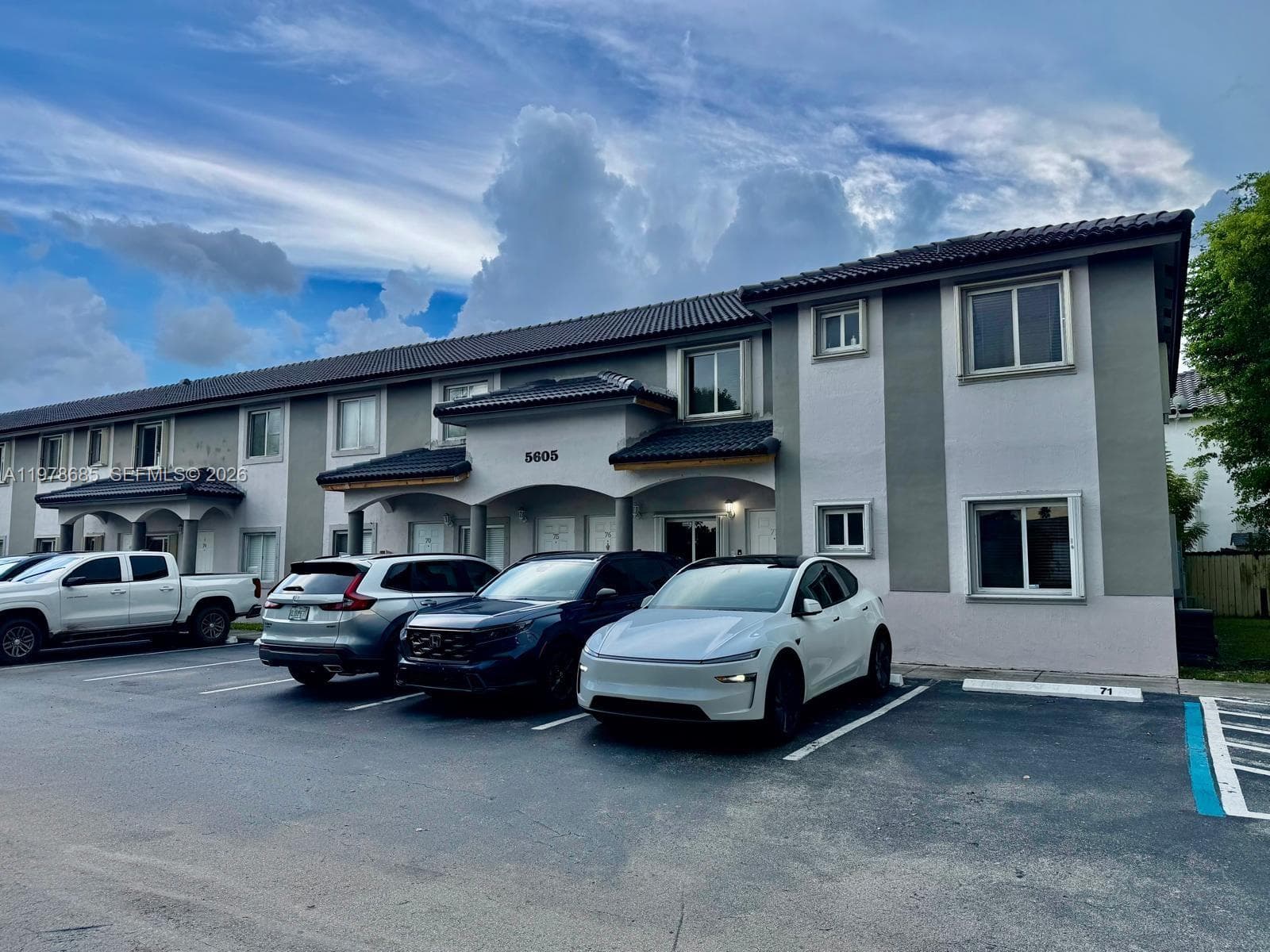 5605 NW 109th Ave # 76, Doral FL 33178