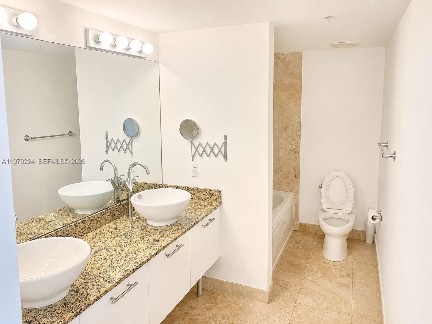 41 SE 5th St # 907, Miami FL 33131