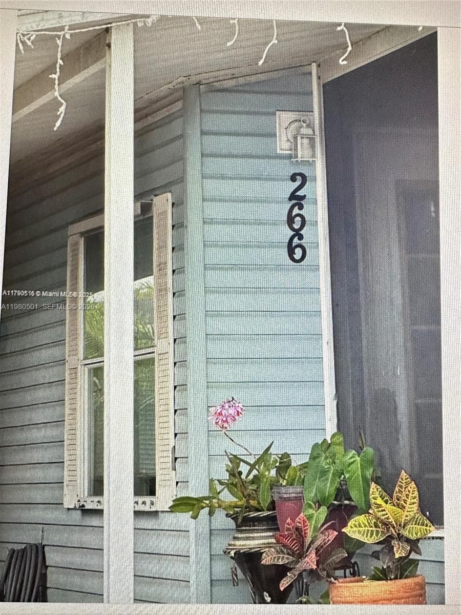 19800 SW 180th Ave Lot 266, Miami FL 33187