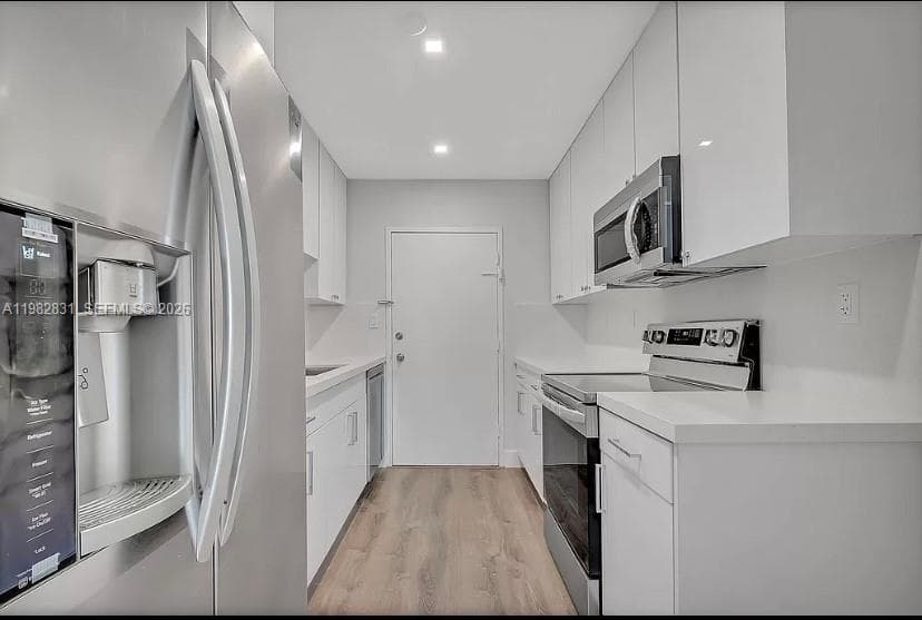 5401 Collins Ave # 411, Miami Beach FL 33140