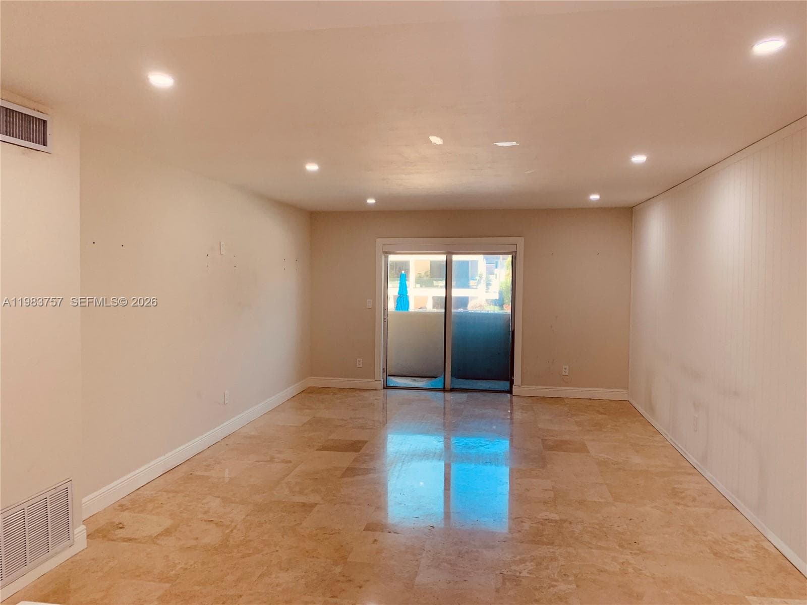 6815 Edgewater Dr # 105, Coral Gables FL 33133