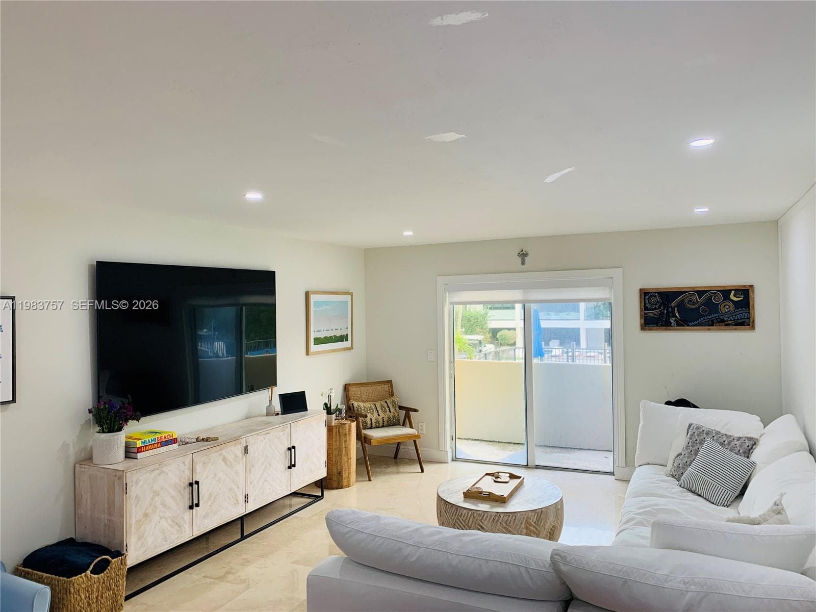 6815 Edgewater Dr # 105, Coral Gables FL 33133