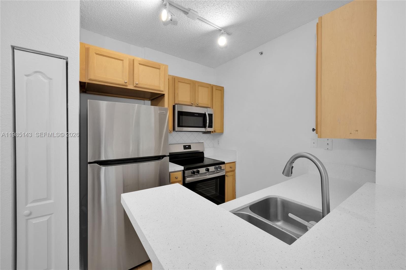 6001 SW 70 Street # 208, South Miami FL 33143
