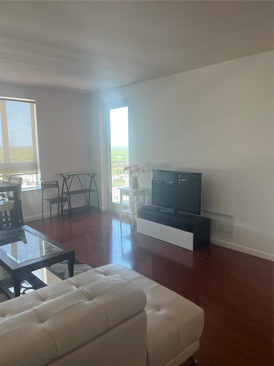 7350 SW 89th St # 1801S, Miami FL 33156