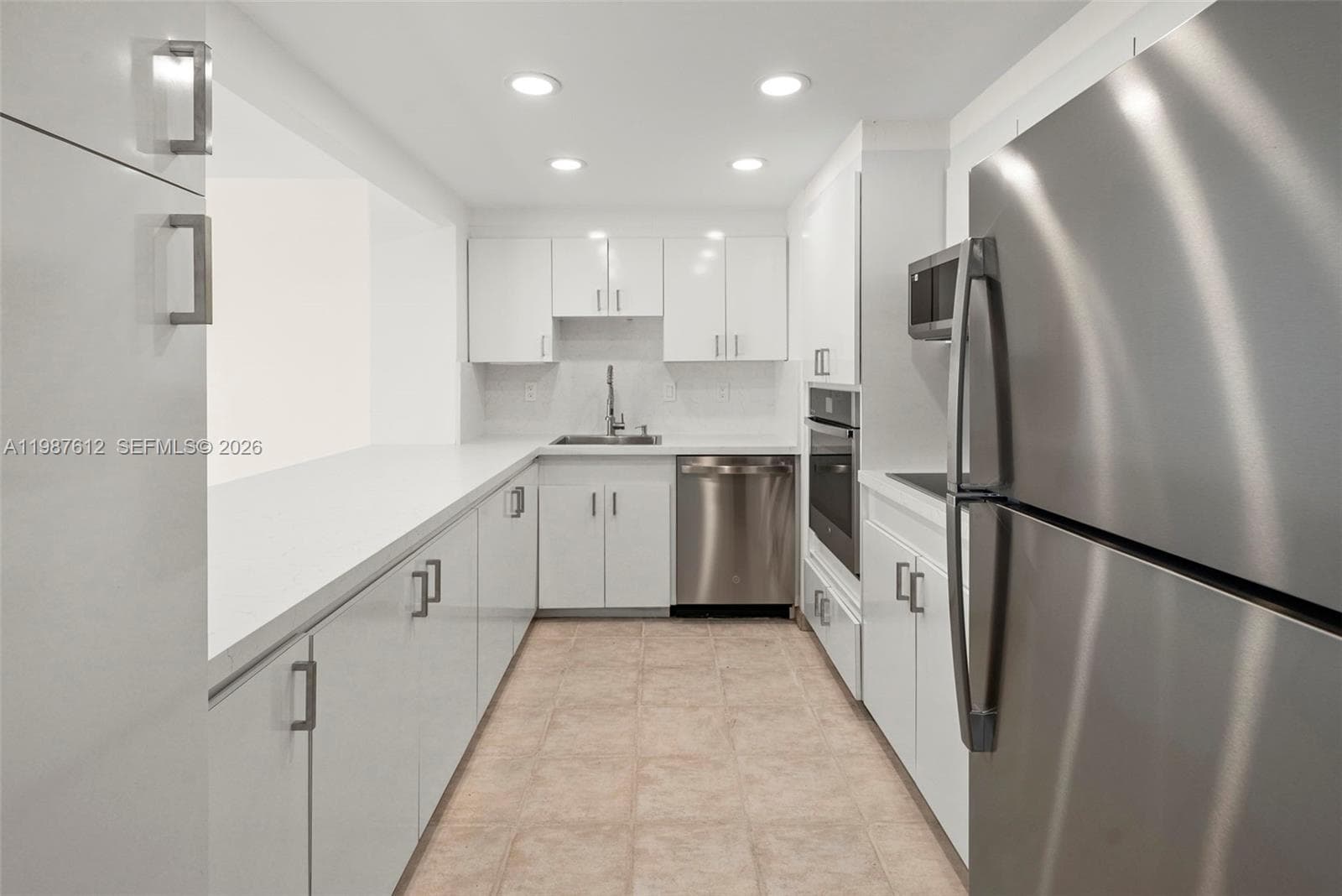 11111 Biscayne Blvd # 19D, Miami FL 33181