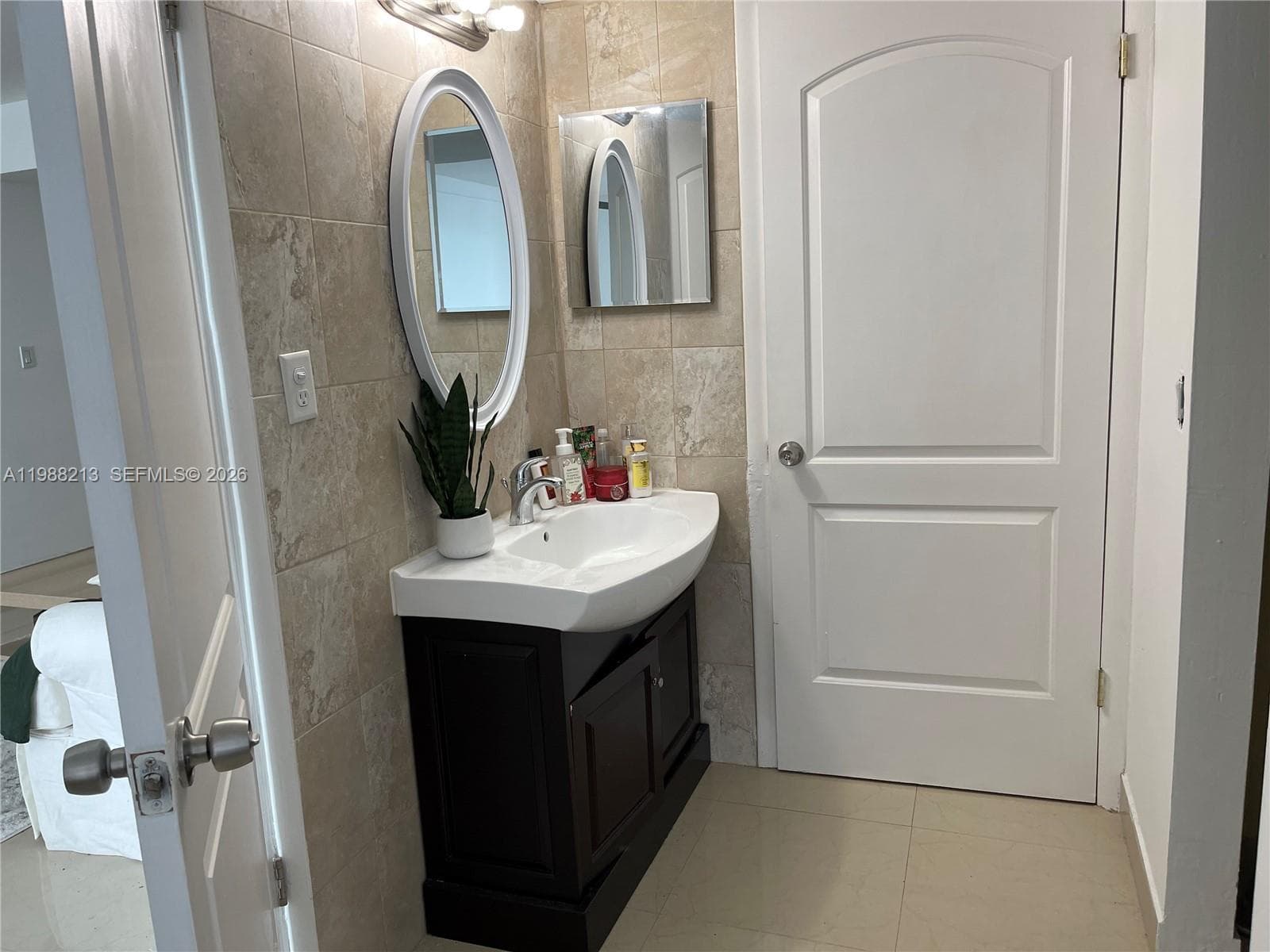 6820 Indian Creek Dr # 3B, Miami Beach FL 33141