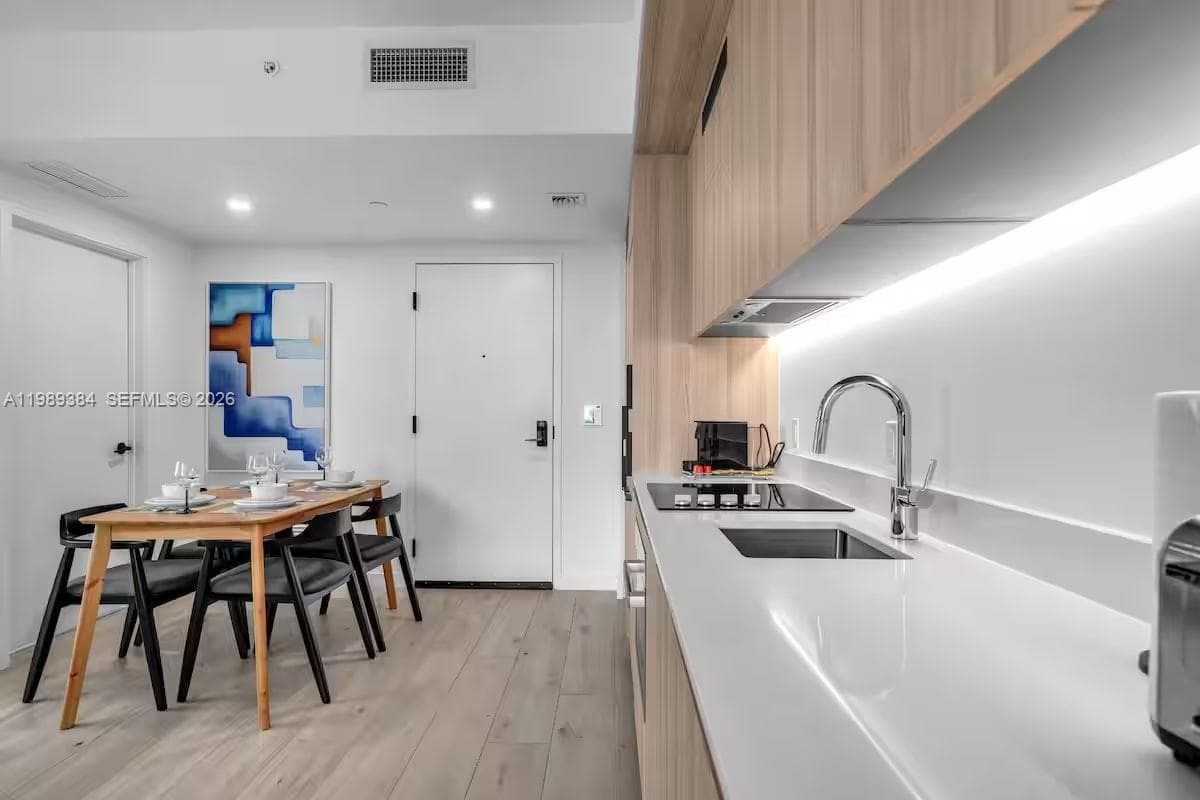225 N Miami Ave # 202, Miami FL 33128