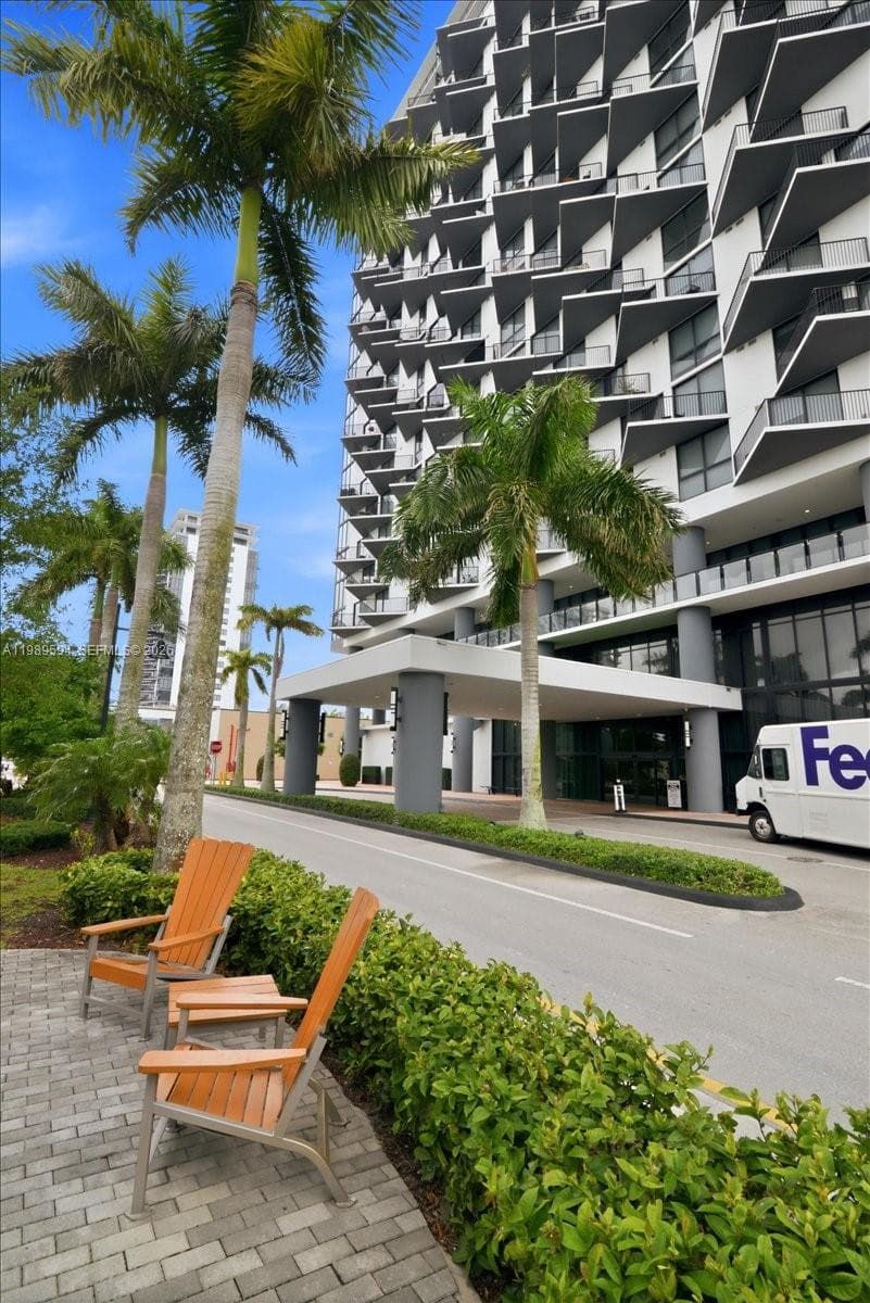 5300 Paseo Blvd # 1803, Doral FL 33166