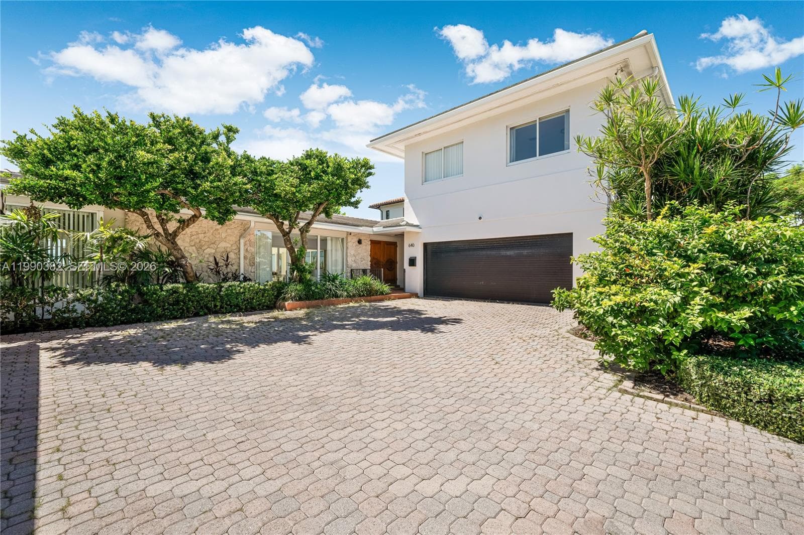 640 S Mashta Dr, Key Biscayne FL 33149