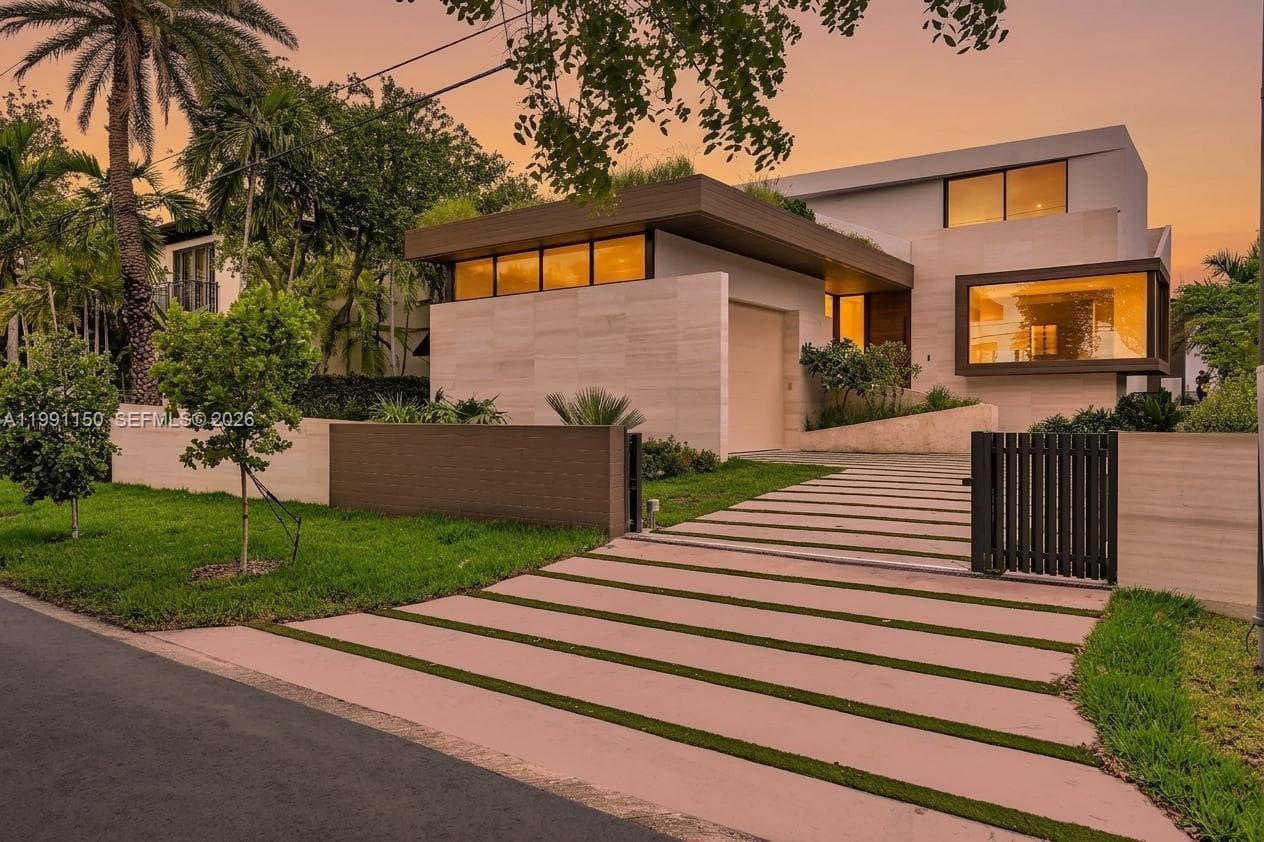 535 N Shore Dr, Miami Beach FL 33141