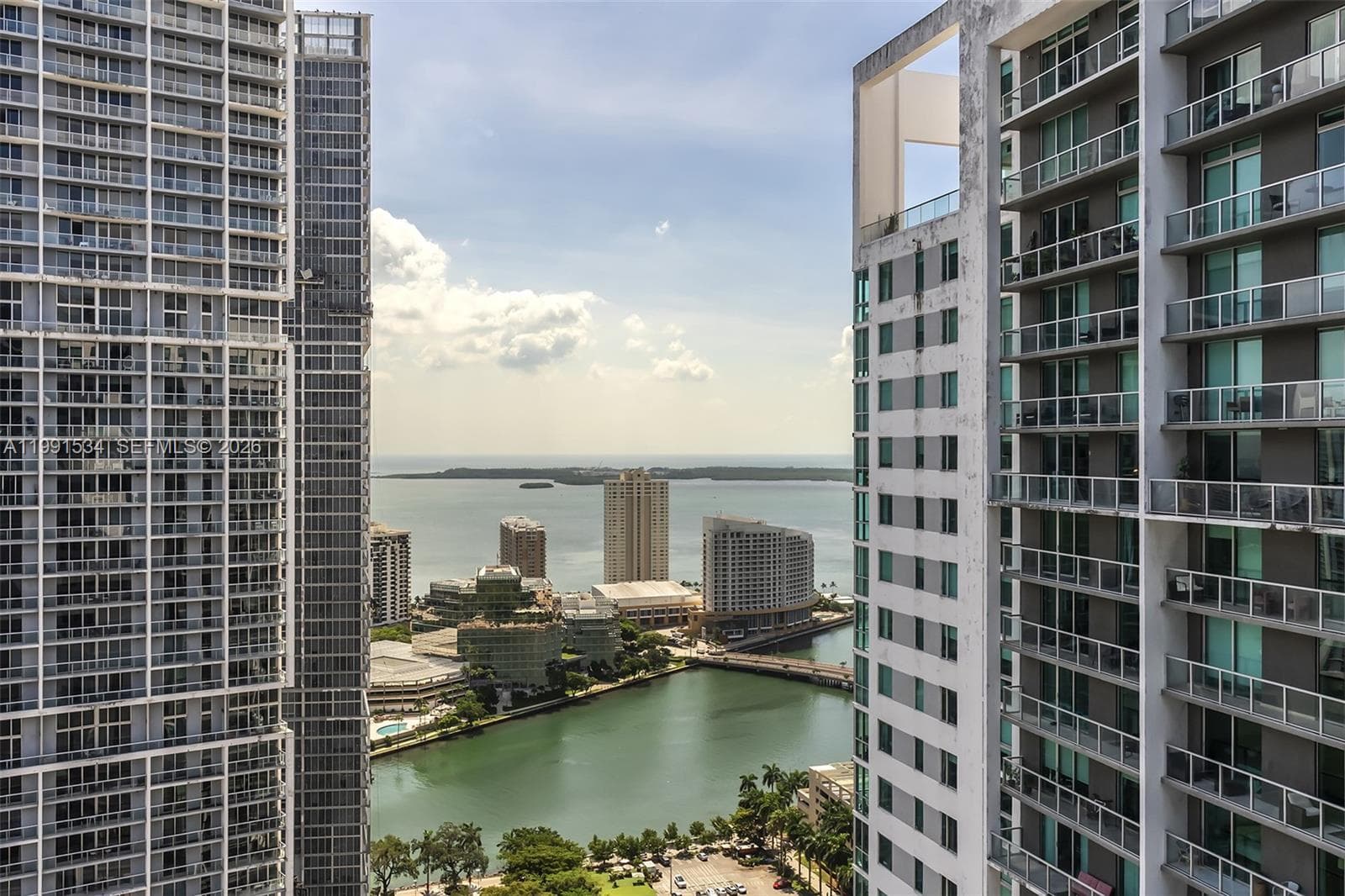 77 SE 5th Street # 2403, Miami FL 33131