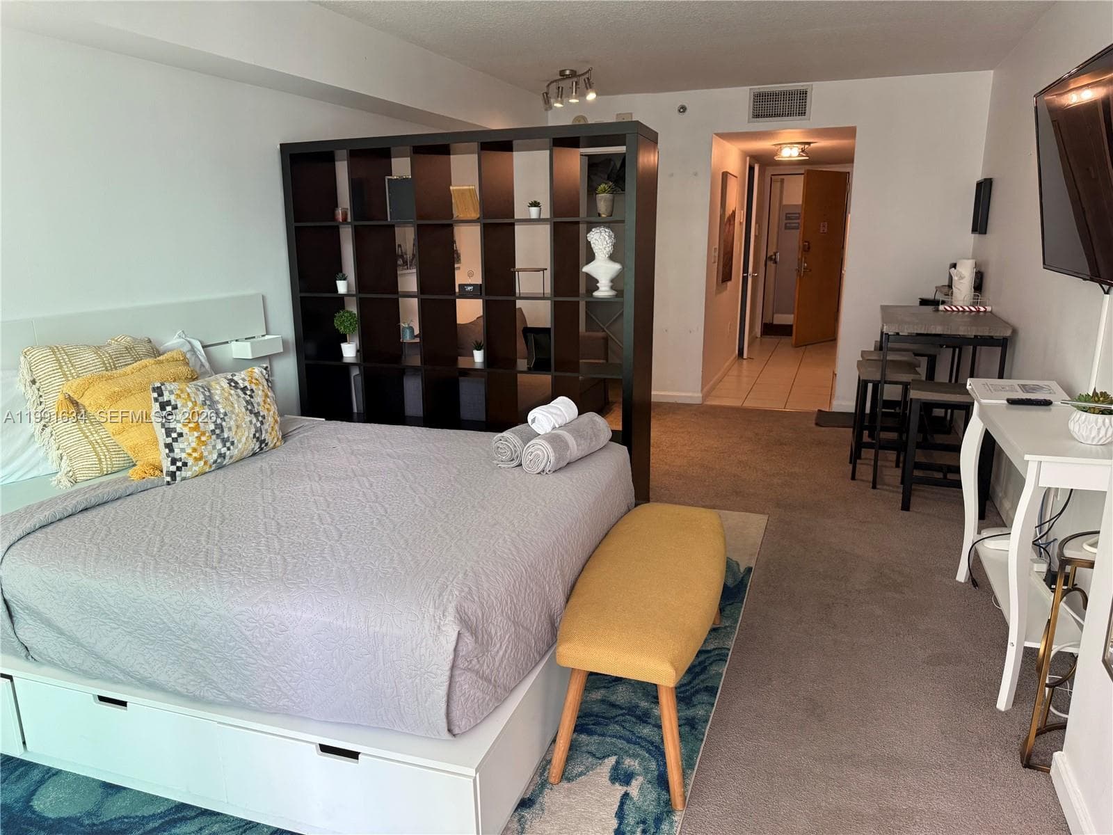 1200 Brickell Bay Dr # 2216, Miami FL 33131