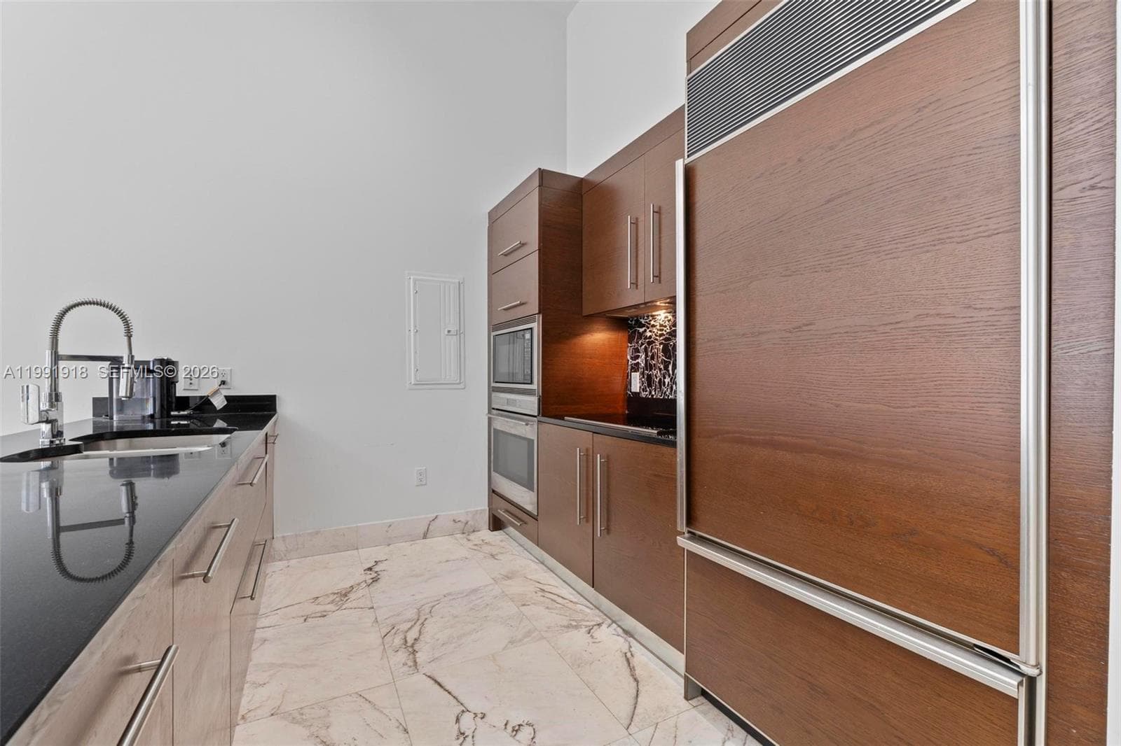 475 Brickell Ave # 2209, Miami FL 33131