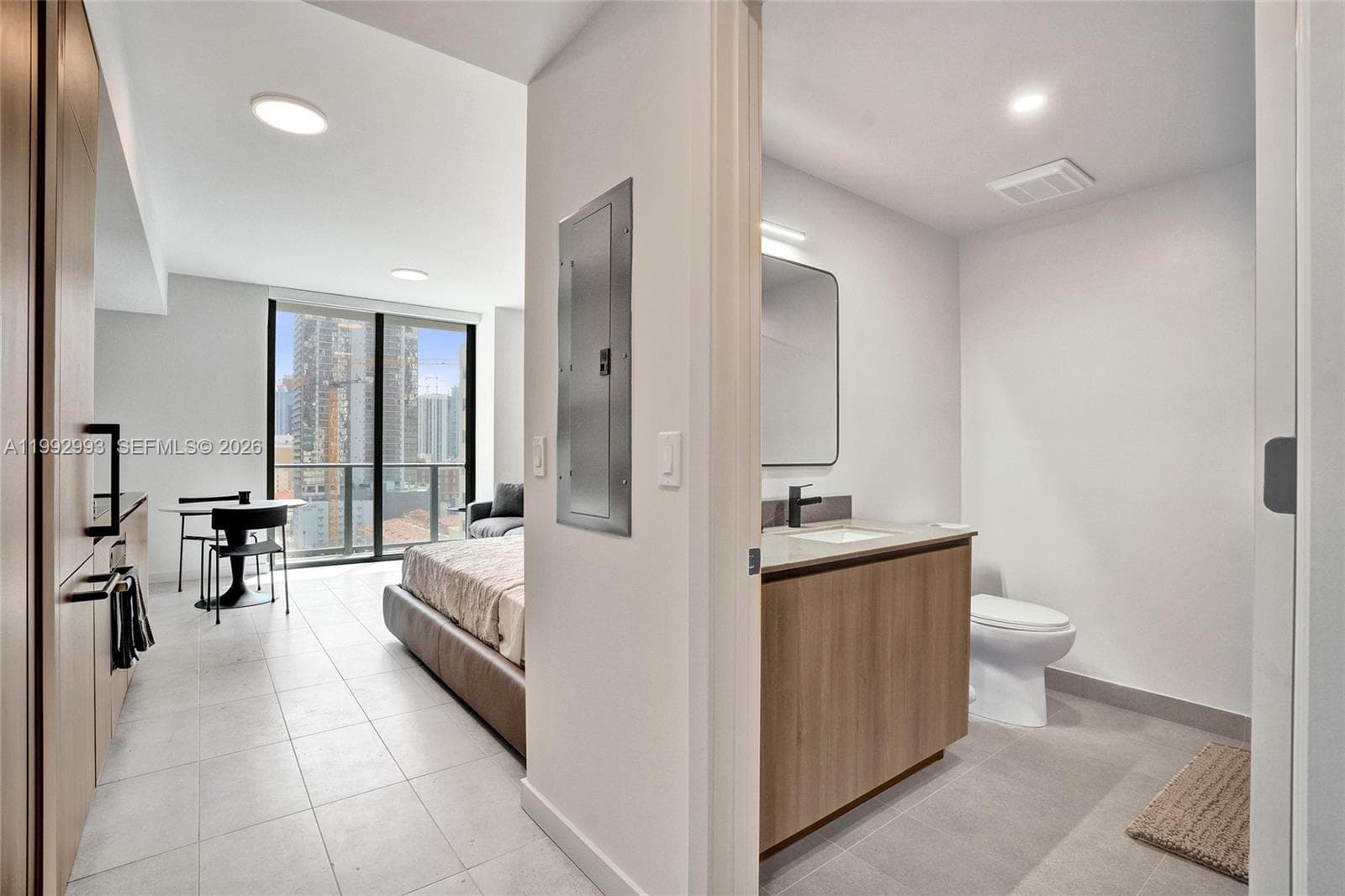 121 NE 5th Street # 1404, Miami FL 33132