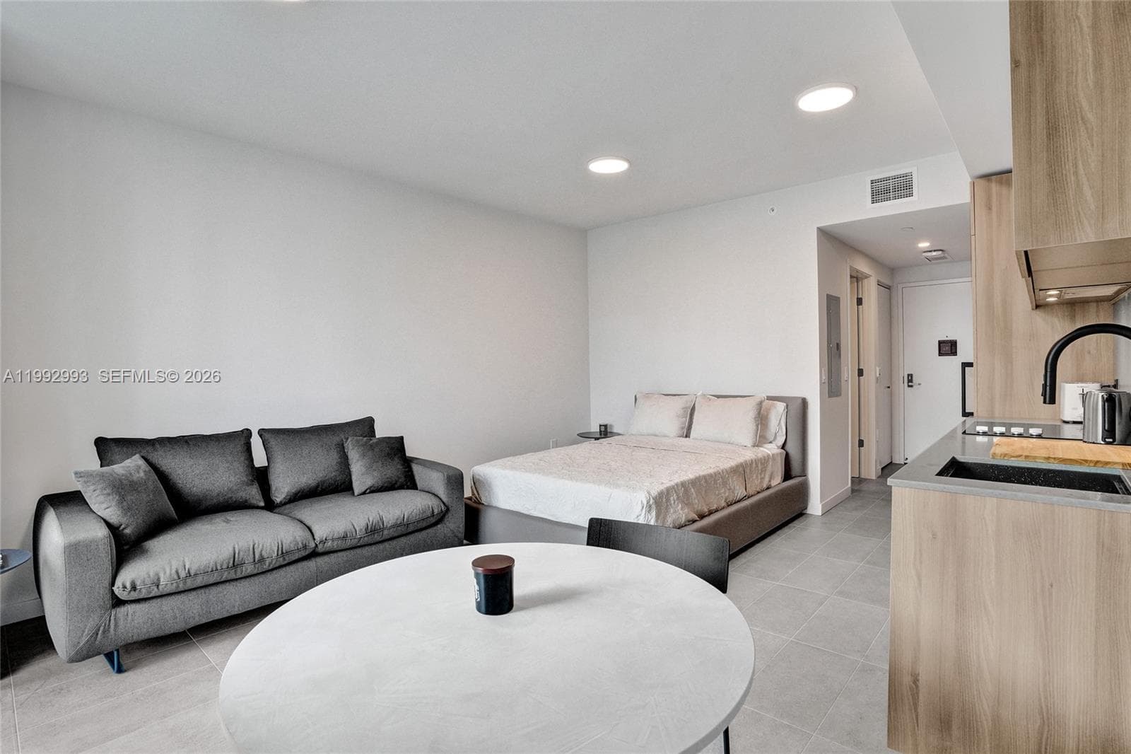 121 NE 5th Street # 1404, Miami FL 33132