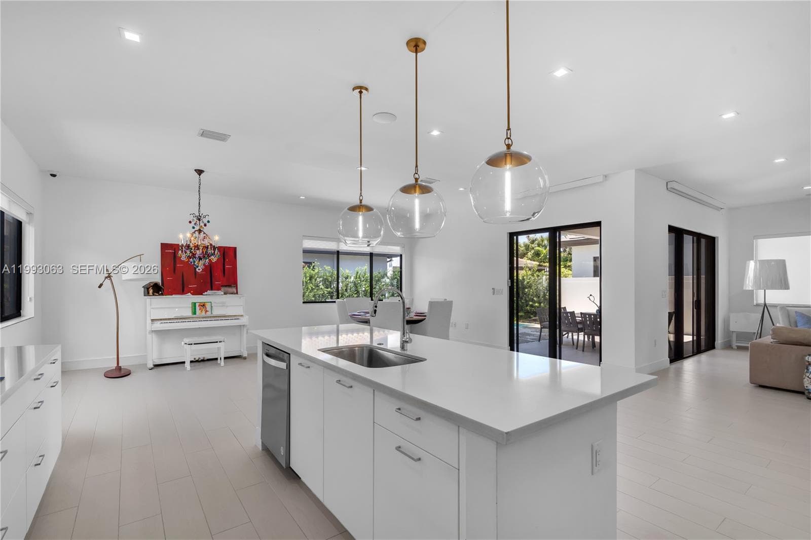8019 NW 46th Ter, Doral FL 33166