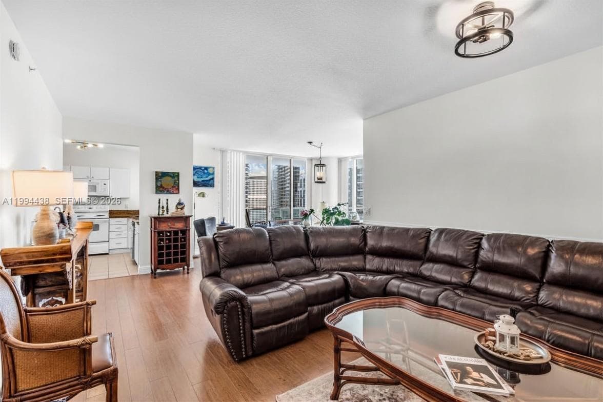 1250 S Miami Ave # 3206, Miami FL 33130