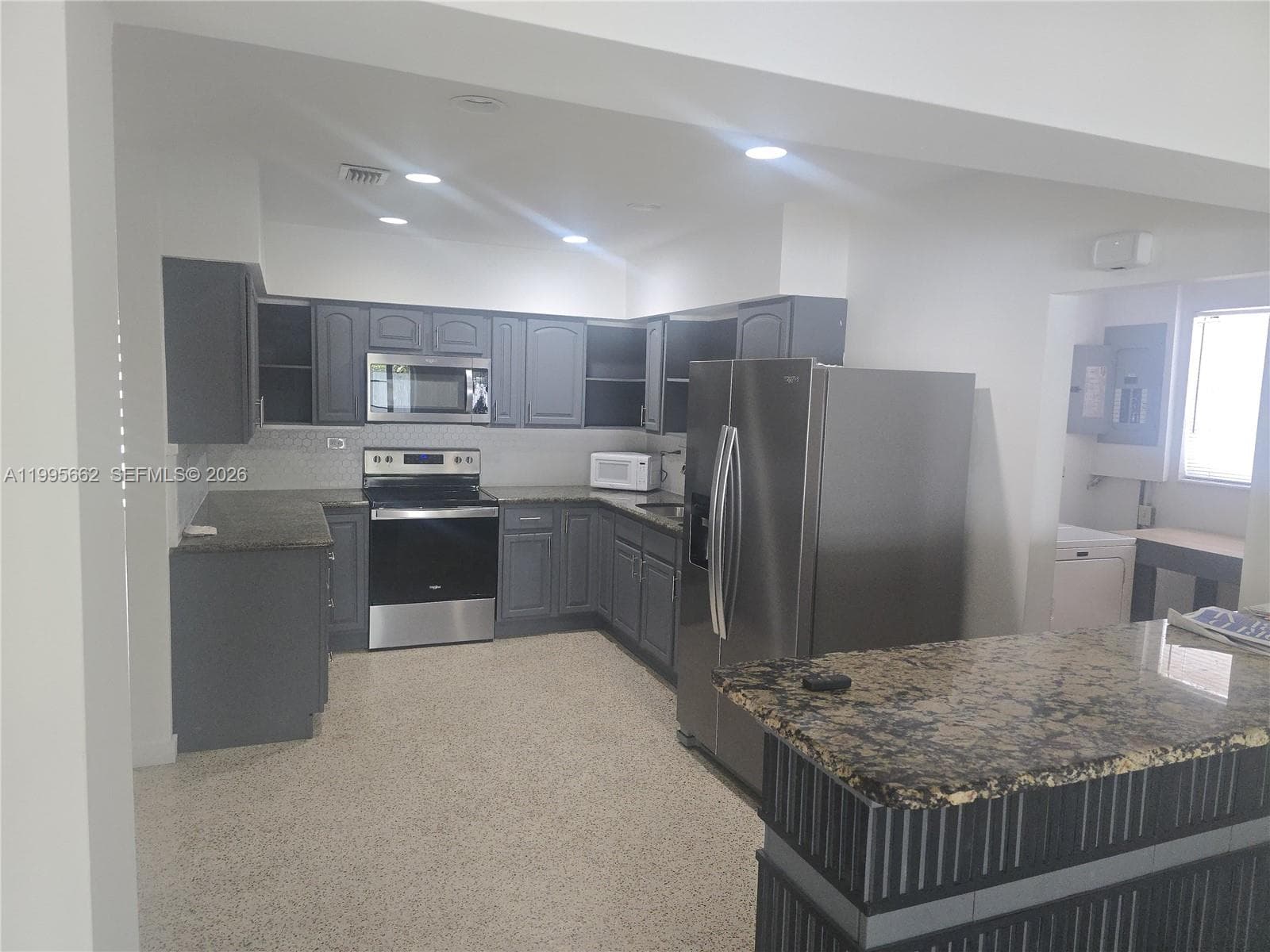 9725 SW 15th St, Miami FL 33174