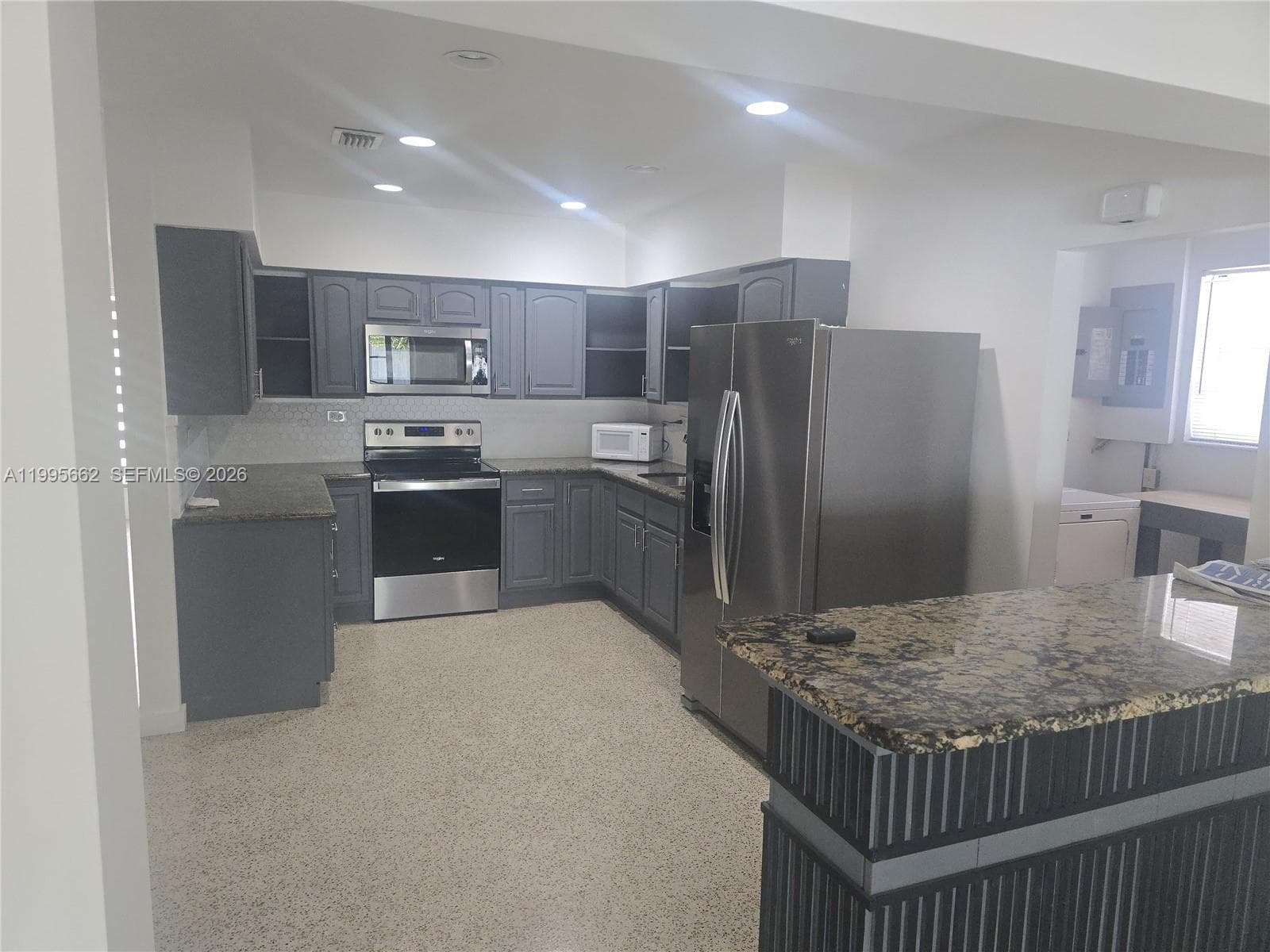 9725 SW 15th St, Miami FL 33174