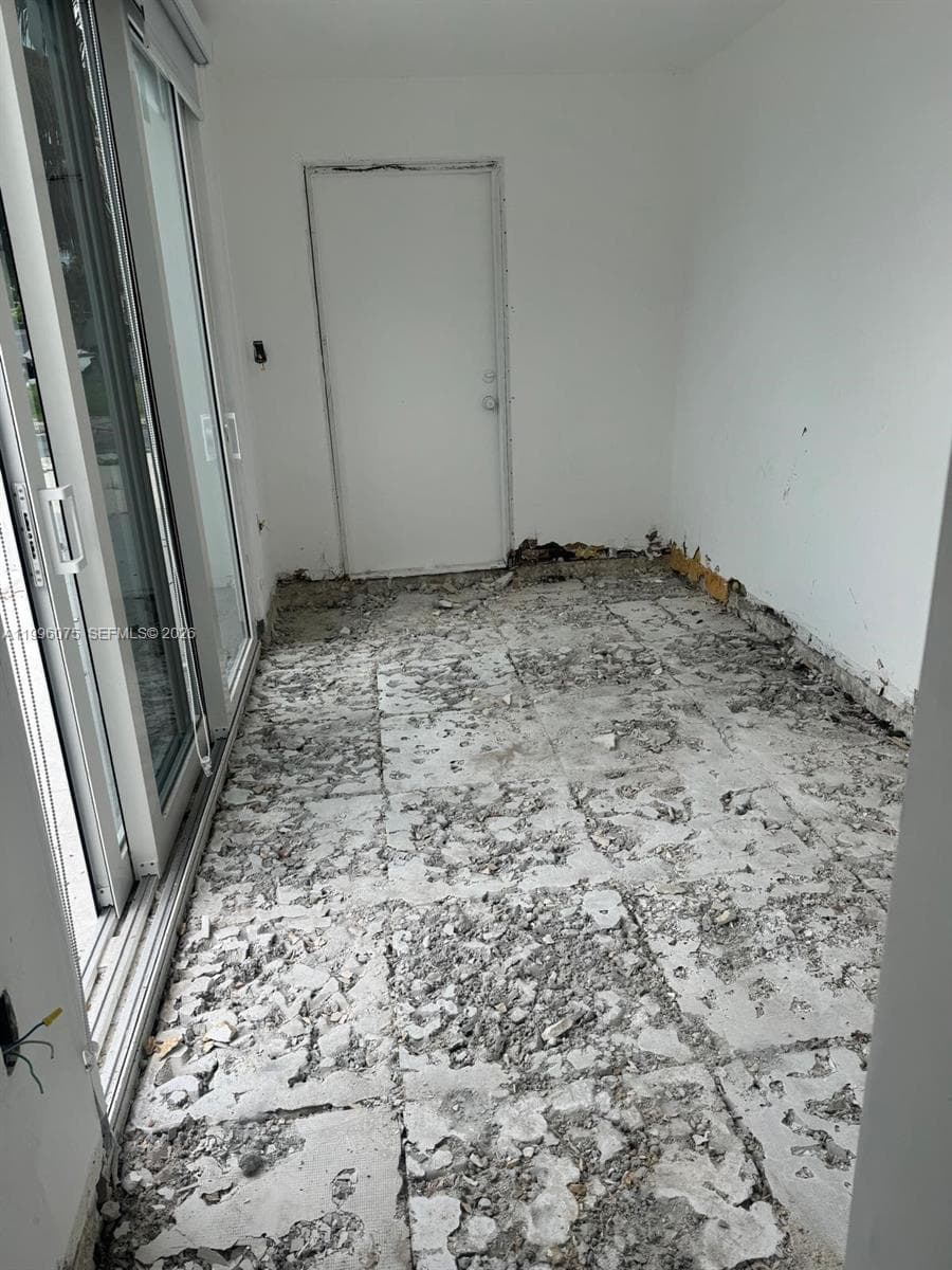 290 NW 125th Ave, Miami FL 33182