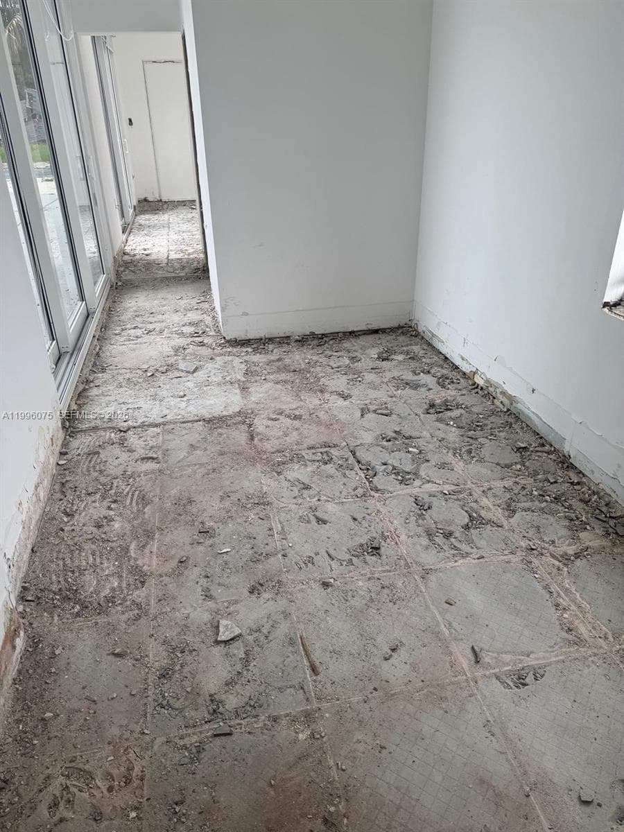 290 NW 125th Ave, Miami FL 33182