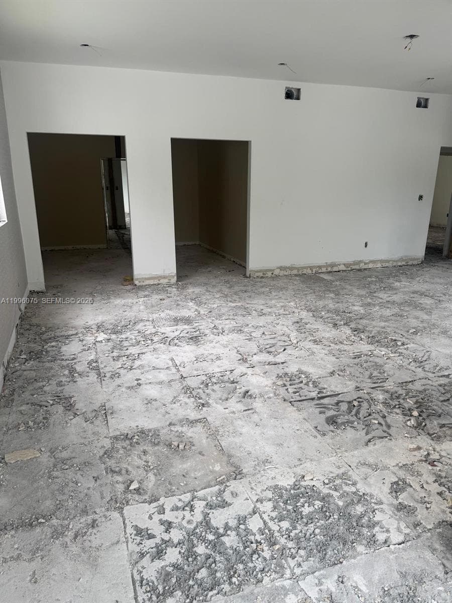 290 NW 125th Ave, Miami FL 33182